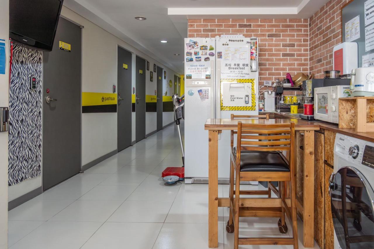24 Guesthouse Dongdaemun Market Seoul Bagian luar foto