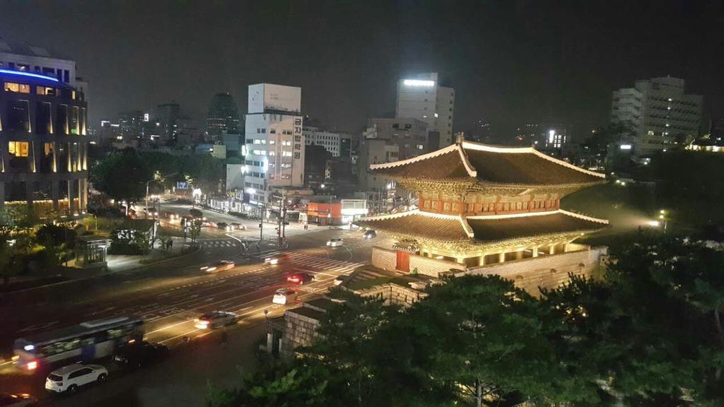 24 Guesthouse Dongdaemun Market Seoul Bagian luar foto